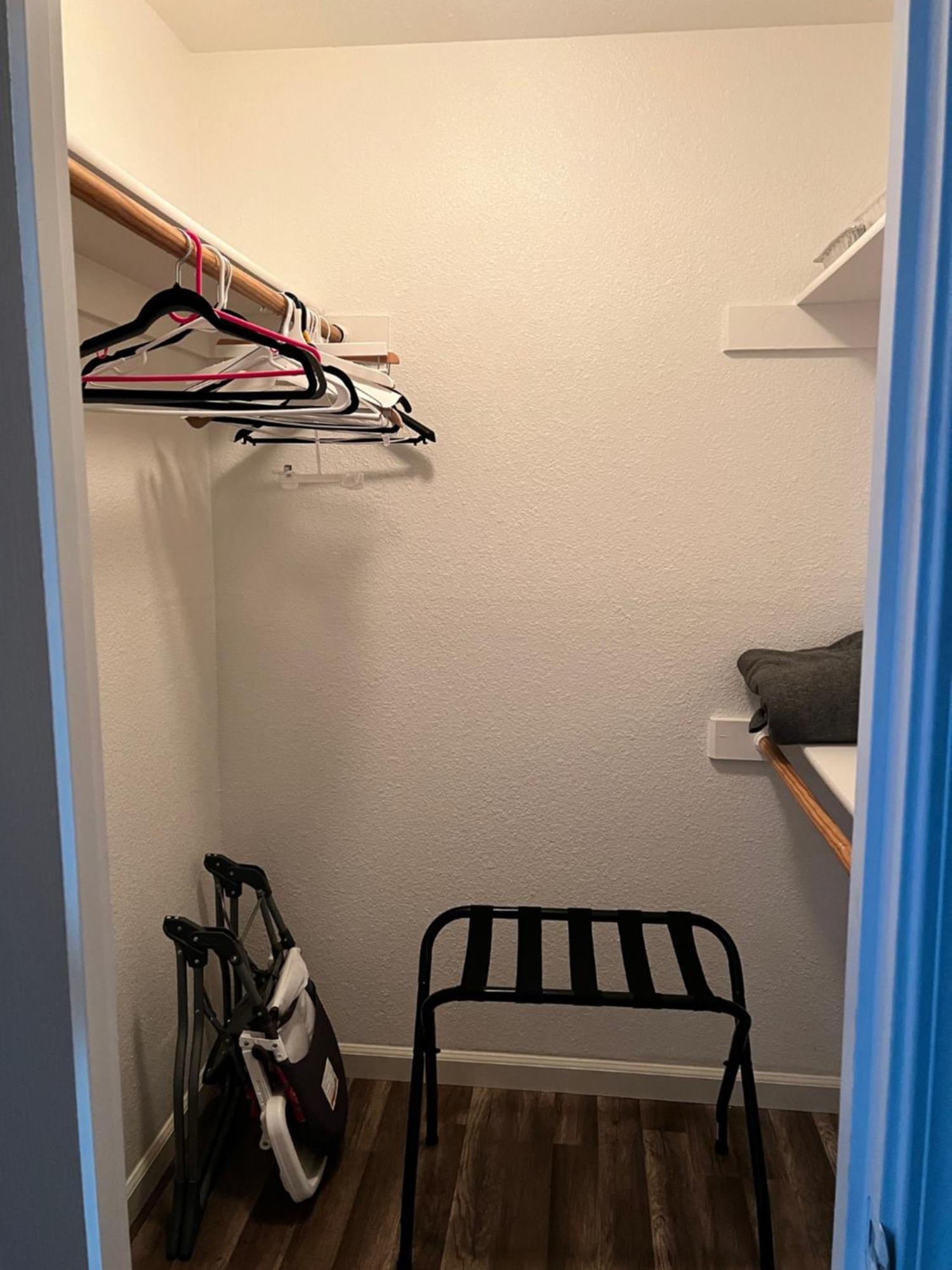 Peaceful 2Bed,1Bath Condo With Free Parking All Yours To Enjoy フレズノ エクステリア 写真